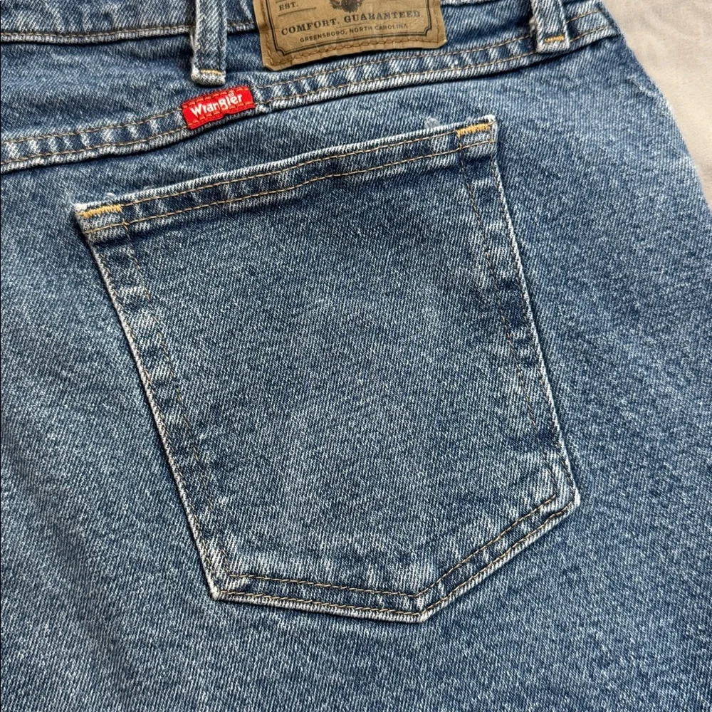 Wrangler Classic Blue Jeans 42 x 32 - Picture 4 of 5